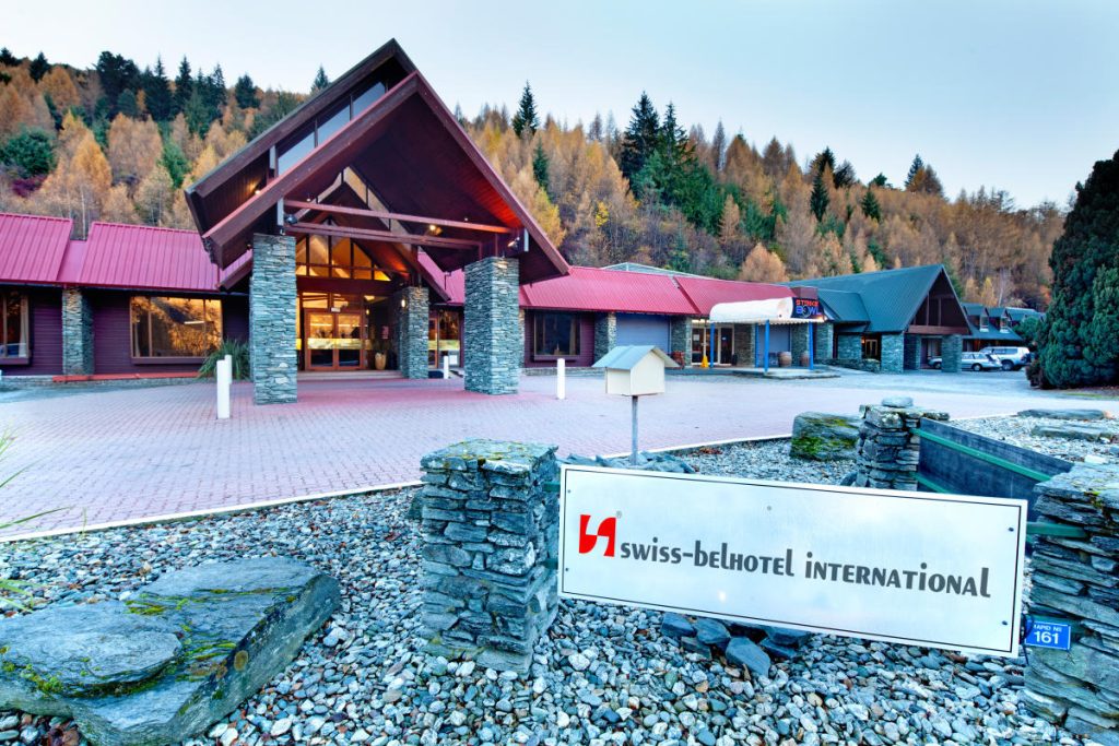 Exterior view of dog-friendly Swiss-Belresort Coronet Peak hotel in Queenstown