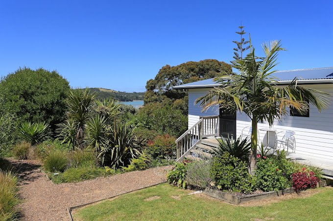Waiheke Island Motel is a dog-friendly accommodation on Waiheke Island